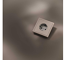 Накладка для розетки с заземлением S70 Metal (платина) Voltum VLSM000610