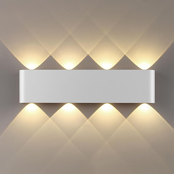 Настенный светильник Odeon Light Magnum Hightech 7192/8WL