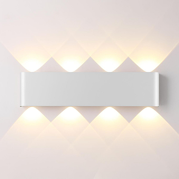 Настенный светильник Odeon Light Magnum Hightech 7192/8WL