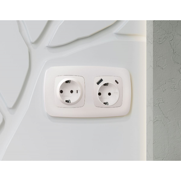 Лицевая панель для розетки с/з со шторками 2USB A+C Ambrella Volt Omega OP2100 Лицевая панель для розетки с/з со шторками 2USB A+C Ambrella Volt Omega OP2100