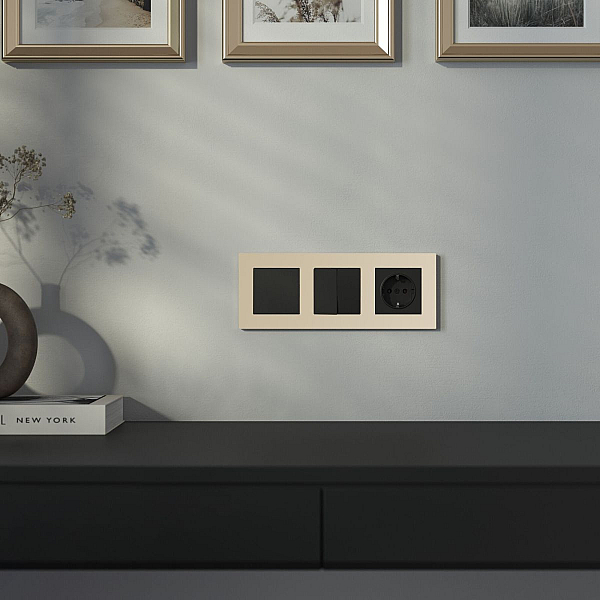 Рамка на 3 поста Werkel Slab (шампань софт) W0032911 4690389218422 a071625