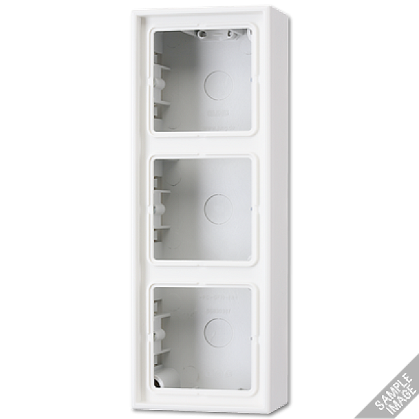 Коробка трехместная Jung LS583ASW