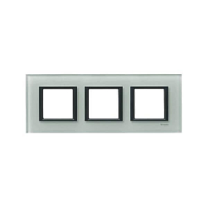 Рамка 3-постовая Schneider Electric Unica Class MGU68.006.7C3