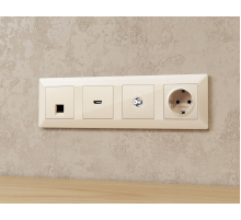 Комплект механизма TV розетки SAT 5-2400MHz 3.5dB Alfa Бежевый глянец Quant Ambrella Volt MA313050 (AP3130, VM215)