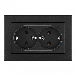 Розетка двойная с/з и шторками Arte Milano SET06-double-40-2 black