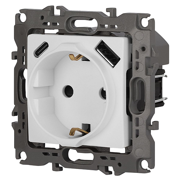 Розетка ЭРА Серия 12 12-4108-01М 2P+E 16A-250В со шторками с USB type-A+C 5В-3А белый матовый Б0067711
