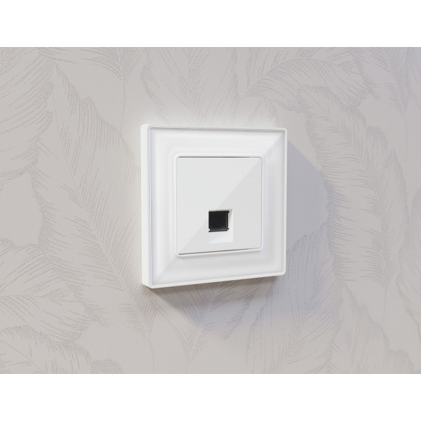 Комплект механизма компьютерной розетки RJ-45 экранированной с автоматической защитной шторкой Alfa Белый глянец Quant Ambrella Volt MA112005 (AP1120, VM185)