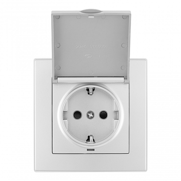 Комплект розетки с/з и шторками, защитной крышкой и рамкой Arte Milano SET06-1-41-1 silver