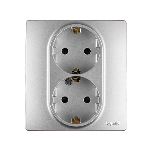 Розетка двойная с/з со шторками Legrand Inspiria 673757