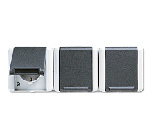 Розетка Schuko трехместная Jung 8230W