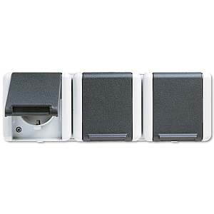 Розетка Schuko трехместная Jung 8230W