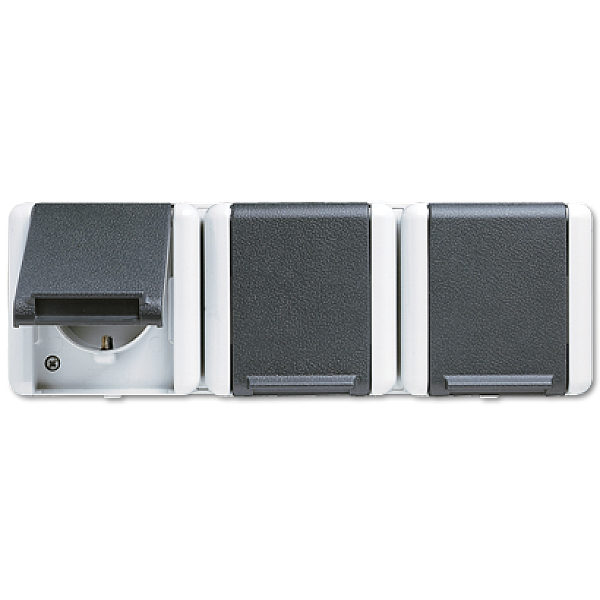 Розетка Schuko трехместная Jung 8230W