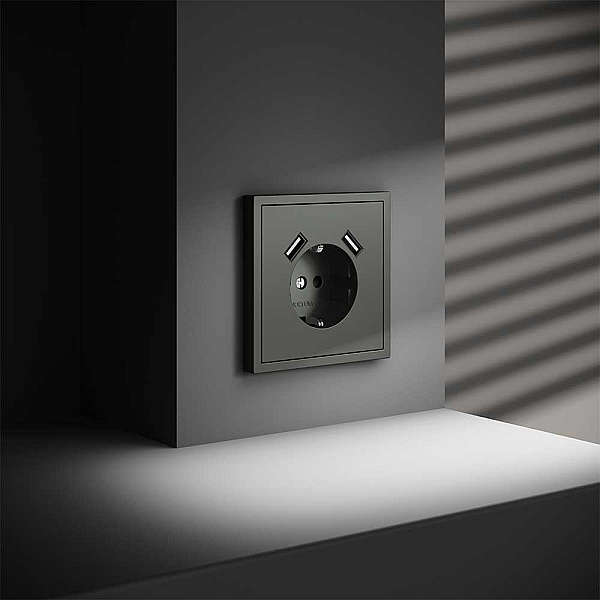 Розетка встраиваемая Voltum S70 с заземлением и защитными шторками, 16А, с USB, A+A, (титан) VLS040406