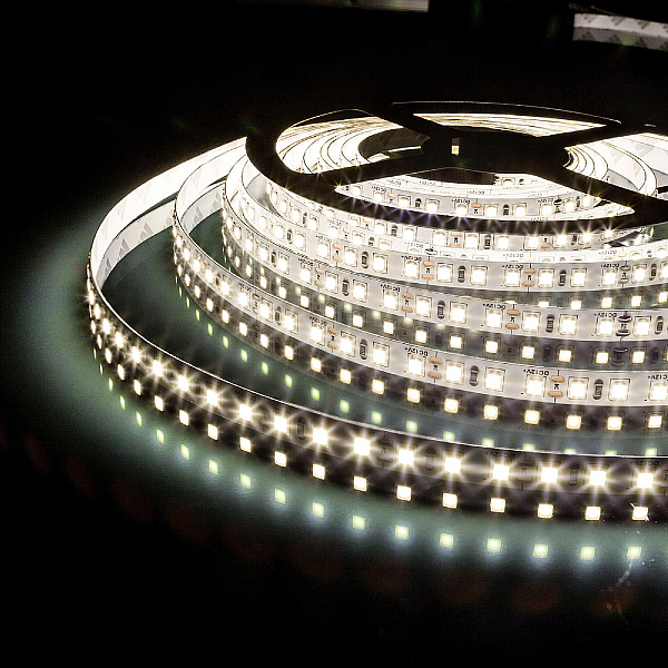 Светодиодная лента Elektrostandard 12V 9,6W 120Led 2835 IP65 дневной белый, 5м 4690389167041