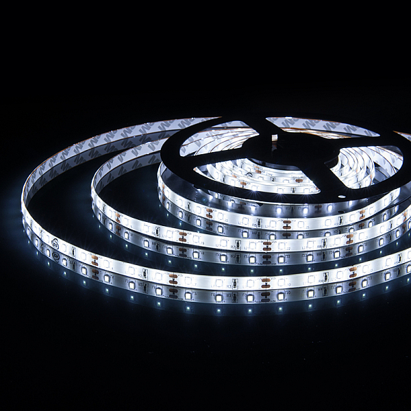 Светодиодная лента Elektrostandard 24V 4,8W 60Led 2835 IP65 холодный белый, 5м 4690389167843