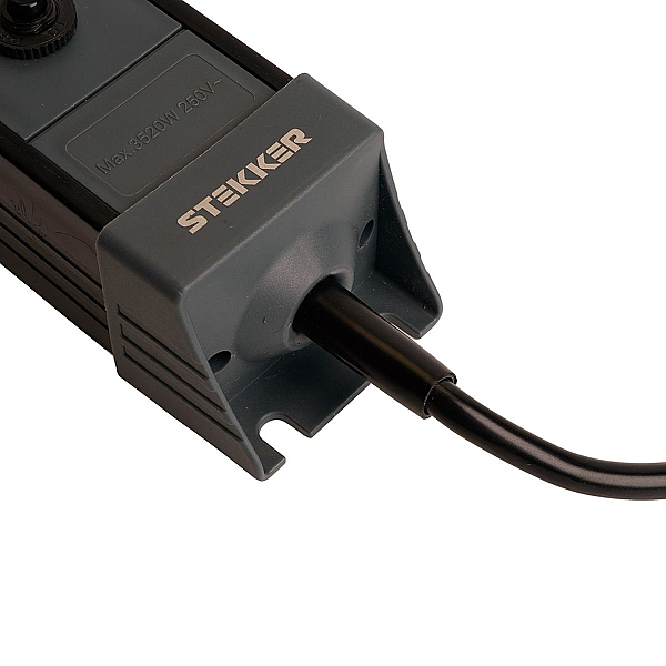 Сетевой фильтр 3-местный с/з Stekker 3x1мм2, 1,8 м, 250В, 16А Techno, HM22-31-02, черный 50153