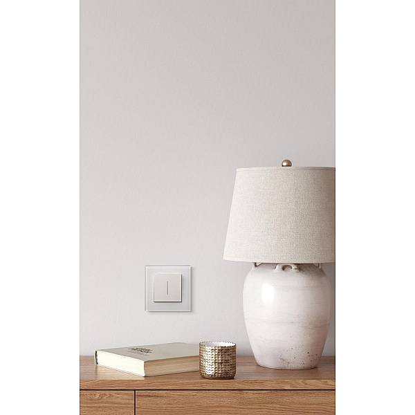 Выключатель 1-клавишный проходной 10А/250В с LED подсветкой, белый Kollinger Asthetik AS-008WH