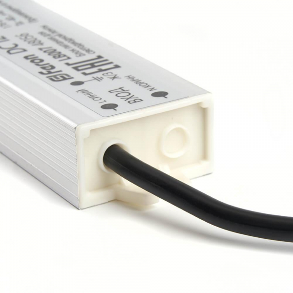 Блок питания для светодиодной ленты Feron LB007 12V 40W IP67 3,3A 48054 Блок питания для светодиодной ленты Feron LB007 12V 40W IP67 3,3A 48054