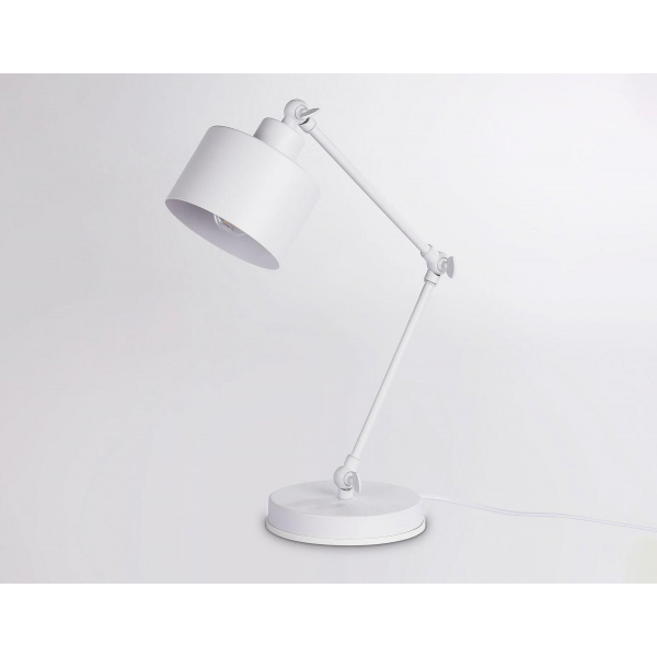 Настольная лампа Ambrella light Traditional TR8152 Настольная лампа Ambrella light Traditional TR8152