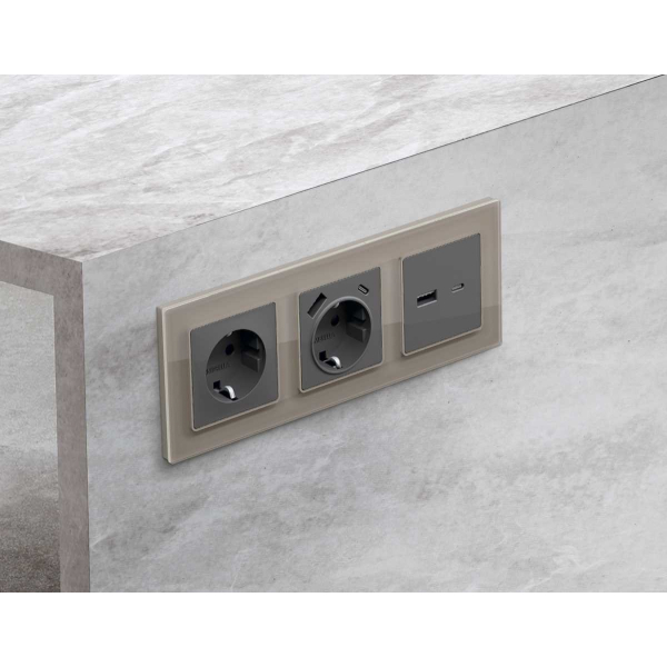 Лицевая панель розетки AMBRELLA VOLT AP6570