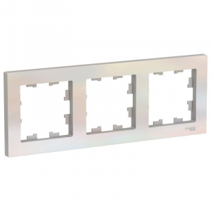 Рамка 3-постовая Systeme Electric AtlasDesign жемчужная ATN000403