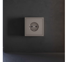 Накладка для розетки с заземлением и защитными шторками, S70 (капучино) Voltum VLS000714