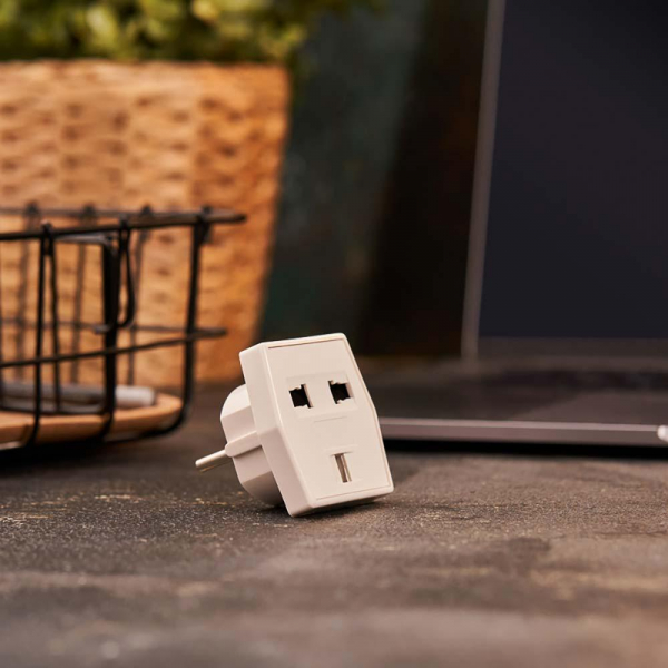 Адаптер сетевой (переходник) с универсальной на Евро вилку F/C2 «Квадрат» 10А б/з белый PROCONNECT (пакет БОПП 1 шт/уп.) 11-1011-9