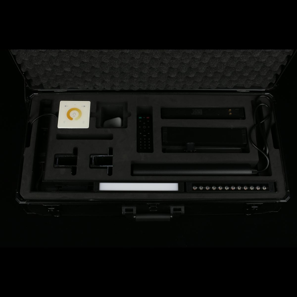 Трековое управление AploytSuitcase Magnetic track 220v (с экраном) Трековое управление AploytSuitcase Magnetic track 220v (с экраном)