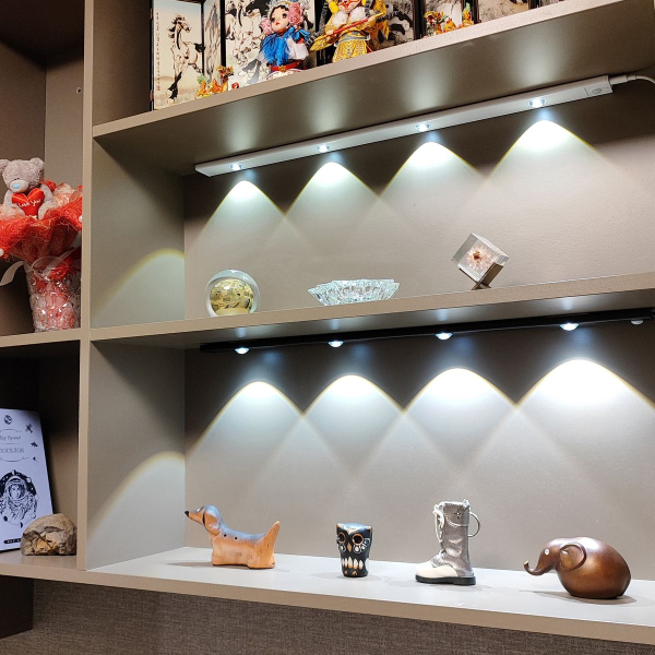 Мебельный светодиодный светильник Uniel ULI-F50-5W/4000K Sensor IP40 White UL-00011956