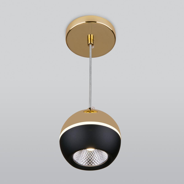 Подвесной светодиодный светильник Elektrostandard DLS023 9W 4200K черный/золото a047804