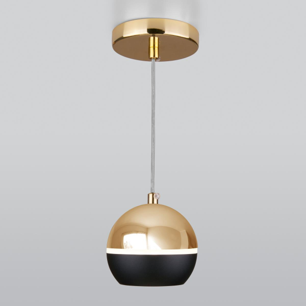 Подвесной светодиодный светильник Elektrostandard DLS023 9W 4200K черный/золото a047804