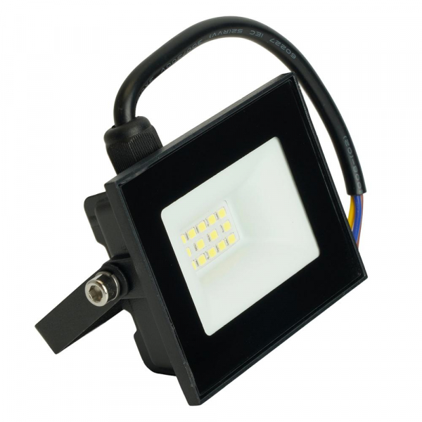 Светодиодный прожектор SAFFIT SFL51-20 IP65 20W 6500K черный 51192 Светодиодный прожектор SAFFIT SFL51-20 IP65 20W 6500K черный 51192