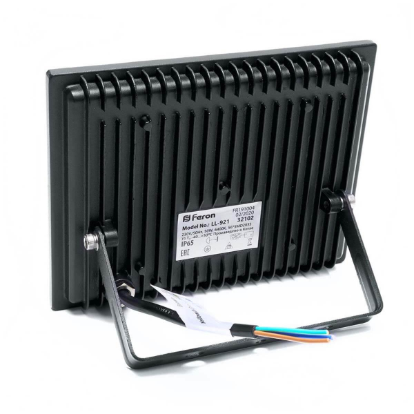 Светодиодный прожектор Feron LL921 50W 32102 Светодиодный прожектор Feron LL921 50W 32102