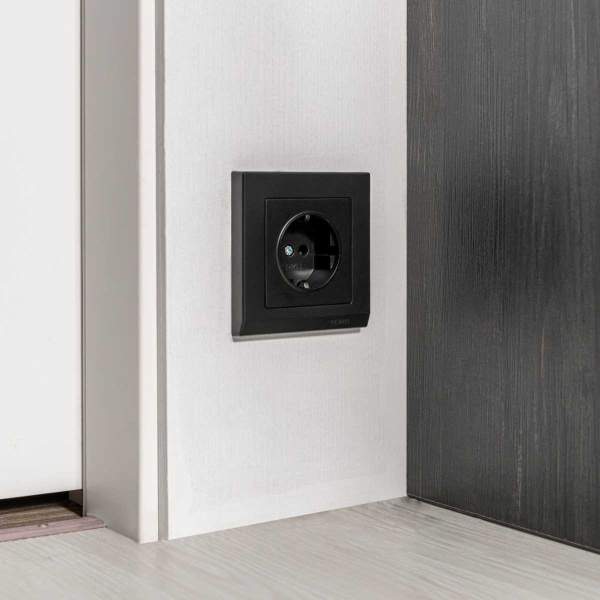 Рамка Werkel Stark на 1 пост черный W0011808 4690389161735