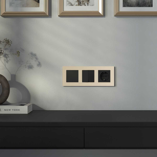 Рамка на 3 поста Slab шампань софт W0032911 a071625