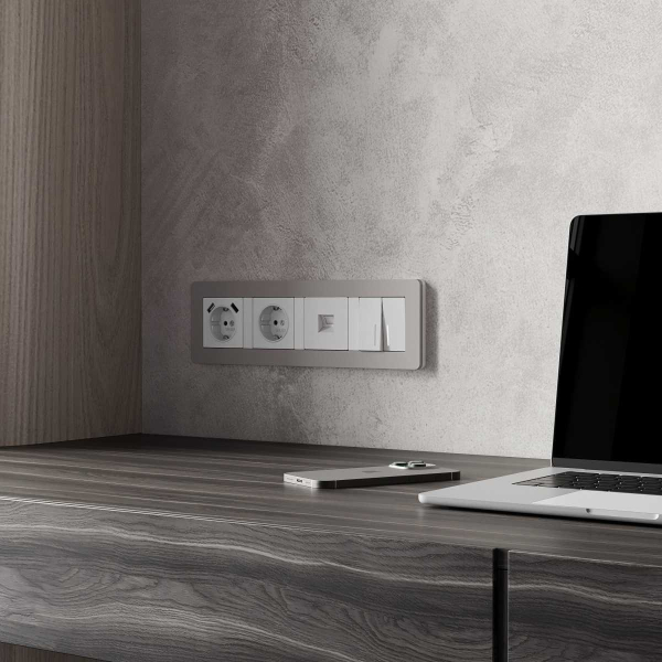 Рамка Werkel Split на 4 поста дымчатый/белый W0043067 4690389206108