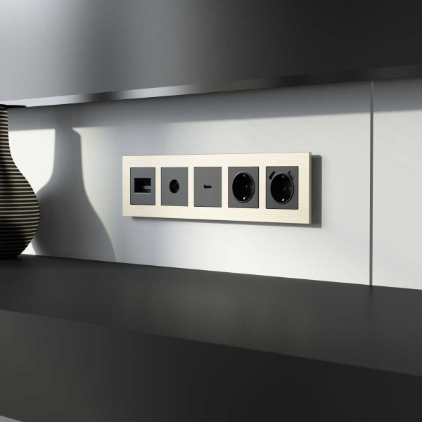 Рамка Werkel AluMax на 5 постов шампань W0053511 4690389214363