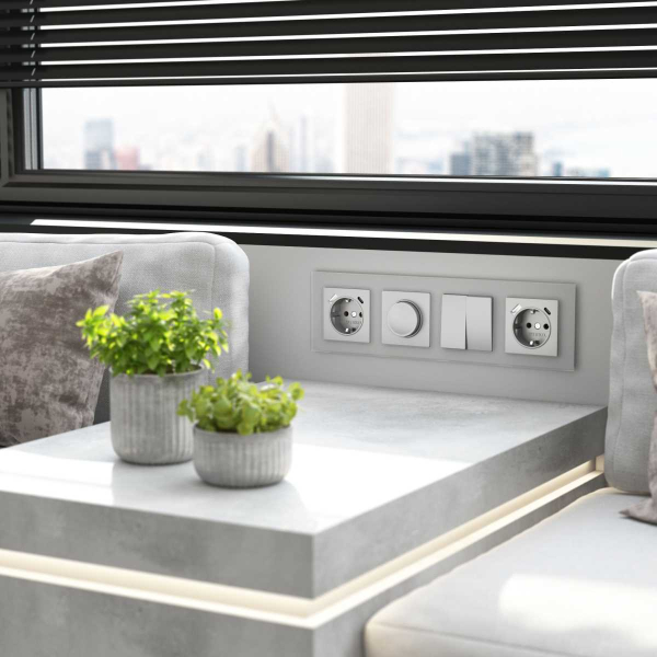 Рамка на 4 поста Werkel Senso серебряный стекло soft-touch W0043106 4690389200489