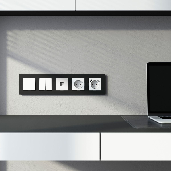 Рамка Werkel Slab на 5 постов черный софт W0052908 4690389207907