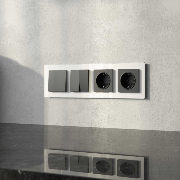 Рамка на 4 поста Werkel Favorit белый,стекло W0041101 4690389159923