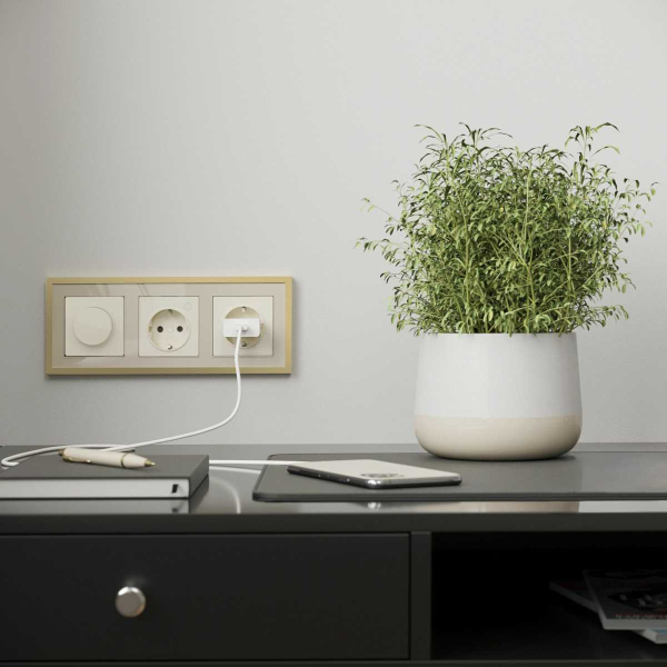 Рамка Werkel Baguette на 3 поста айвори/латунь W0032851 4690389185762