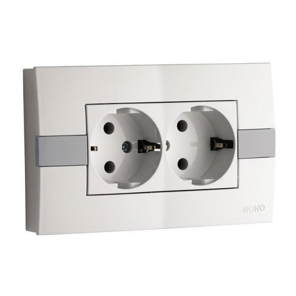 Розетка 2К+З двойная Mono Electric Eсо 16A 250V винтовое подключение белый 101-010104-120 Розетка 2К+З двойная Mono Electric Eсо 16A 250V винтовое подключение белый 101-010104-120