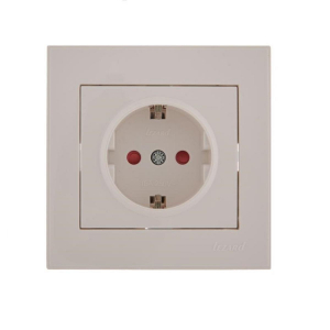 Розетка с защитой от детей Lezard Rain белая 703-0202-124