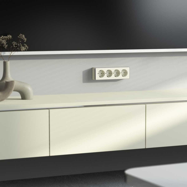 Розетка четверная с заземлением и шторками Gallant Werkel a071253