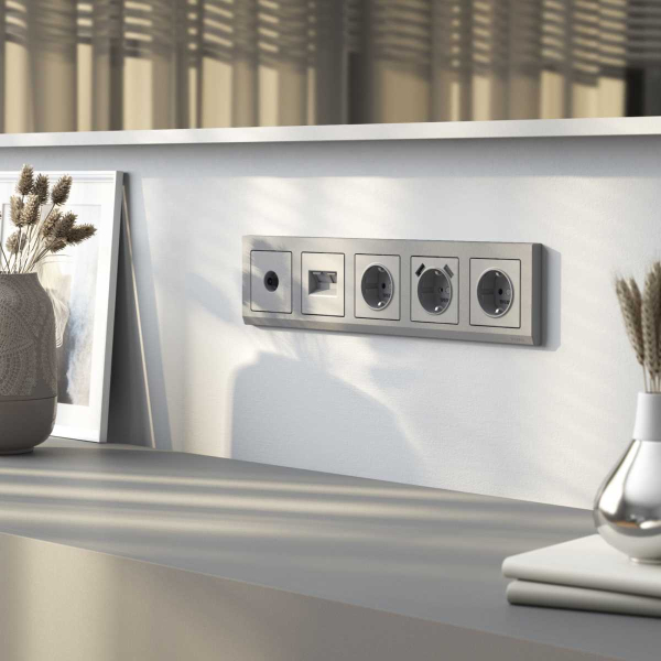 Розетка Werkel серебряный матовый W1171065 4690389195570