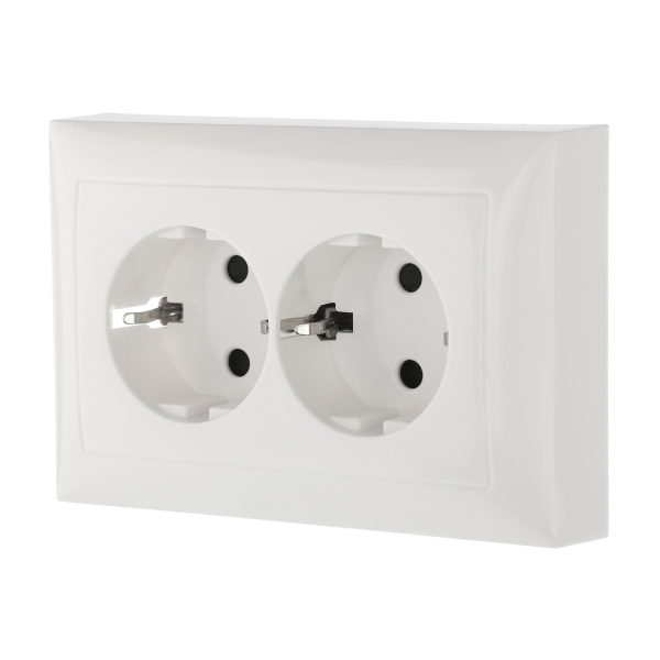 Розетка LK Studio двойная прямая с з/к, со шторками (белый) LK60 863704-1