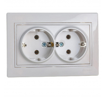 Розетка 2-ая с зазем. Lezard Mira белая с бел. вст. 701-0202-127B