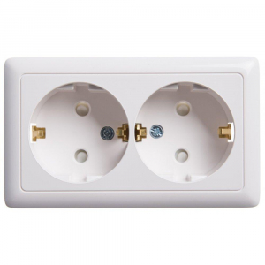 Розетка двойная 2К+З Systeme Electric Хит 16A 250V со шторками белая RA16-239-B