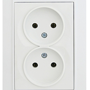Розетка Makel 2-я б/з СП Defne 16А IP20 бел. 42001017