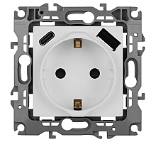 Розетка ЭРА Серия 12 12-4108-01М 2P+E 16A-250В со шторками с USB type-A+C 5В-3А белый матовый Б0067711